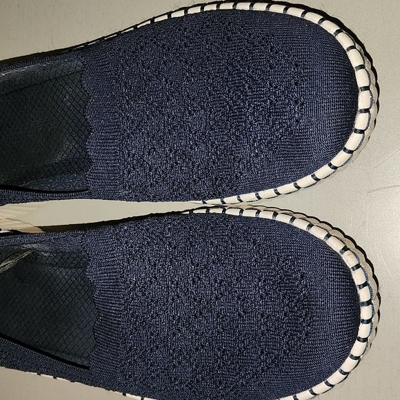 Skechers Wedge Comfort Memory Foam Slip On Navy Blue Women's  Shoes - Picture 3 of 9